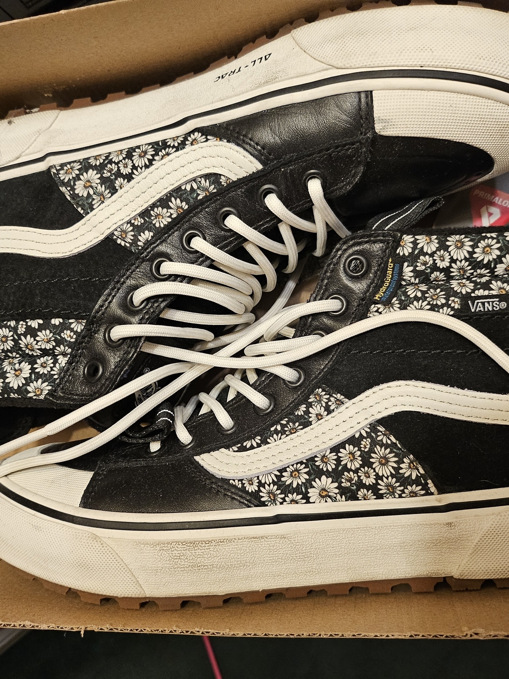 Vans Sk8-Hi MTE-2 Black Floral Waterproof High Top Sneakers Women’s 10
